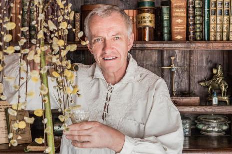 Yves Yger parcourt la France pour faire partager sa passion pour la botanique