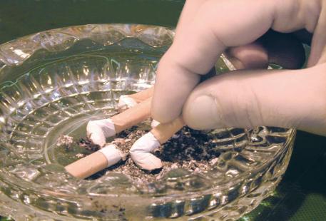 Fumer plus de deux paquets par jour expose à un risque deux fois plus élevé de démence